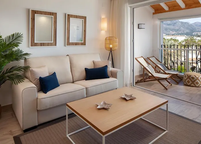 Frontline & Sea Views - 2 Bedrooms - 2 Bathrooms - Puerto Banus 마르베야