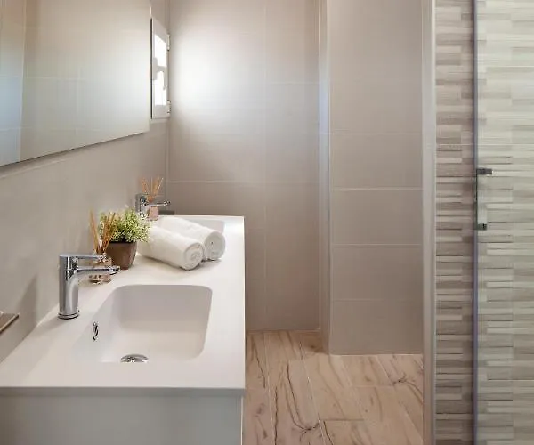 Frontline & Sea Views - 2 Bedrooms - 2 Bathrooms - Puerto Banus 아파트 마르베야