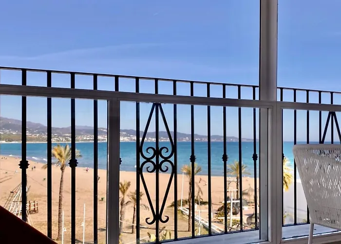 Frontline & Sea Views - 2 Bedrooms - 2 Bathrooms - Puerto Banus Marbella